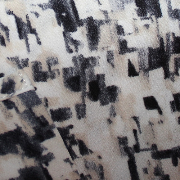 CAbi Abstract Print Blouse Medium M - Picture 8 of 8